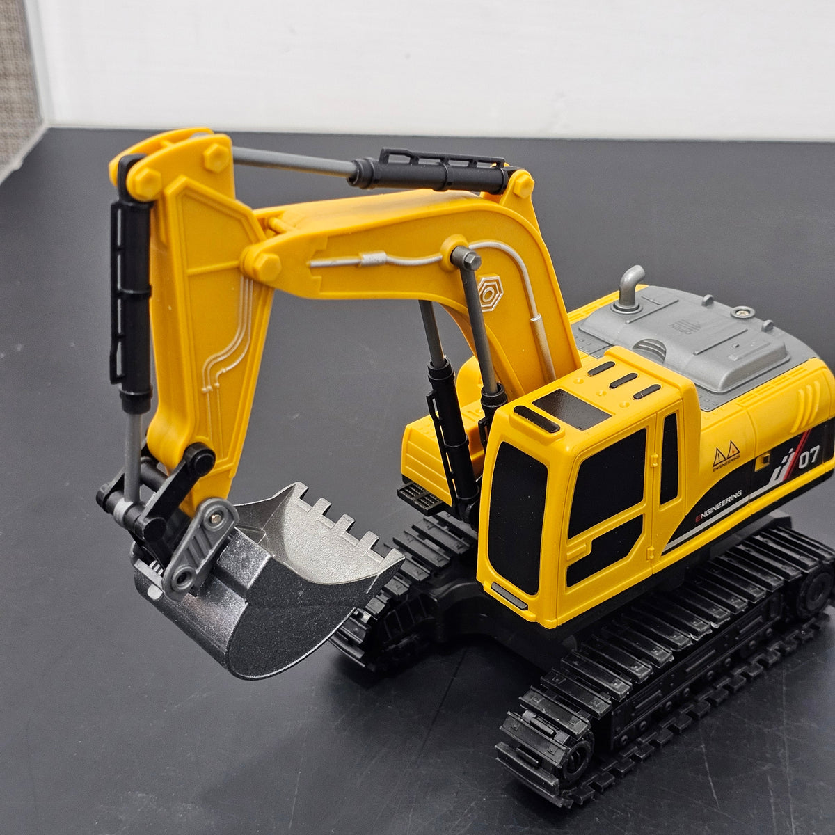 Heavy Truck Construction Team – 11CH Remote Control Truck with Spray & Max Power