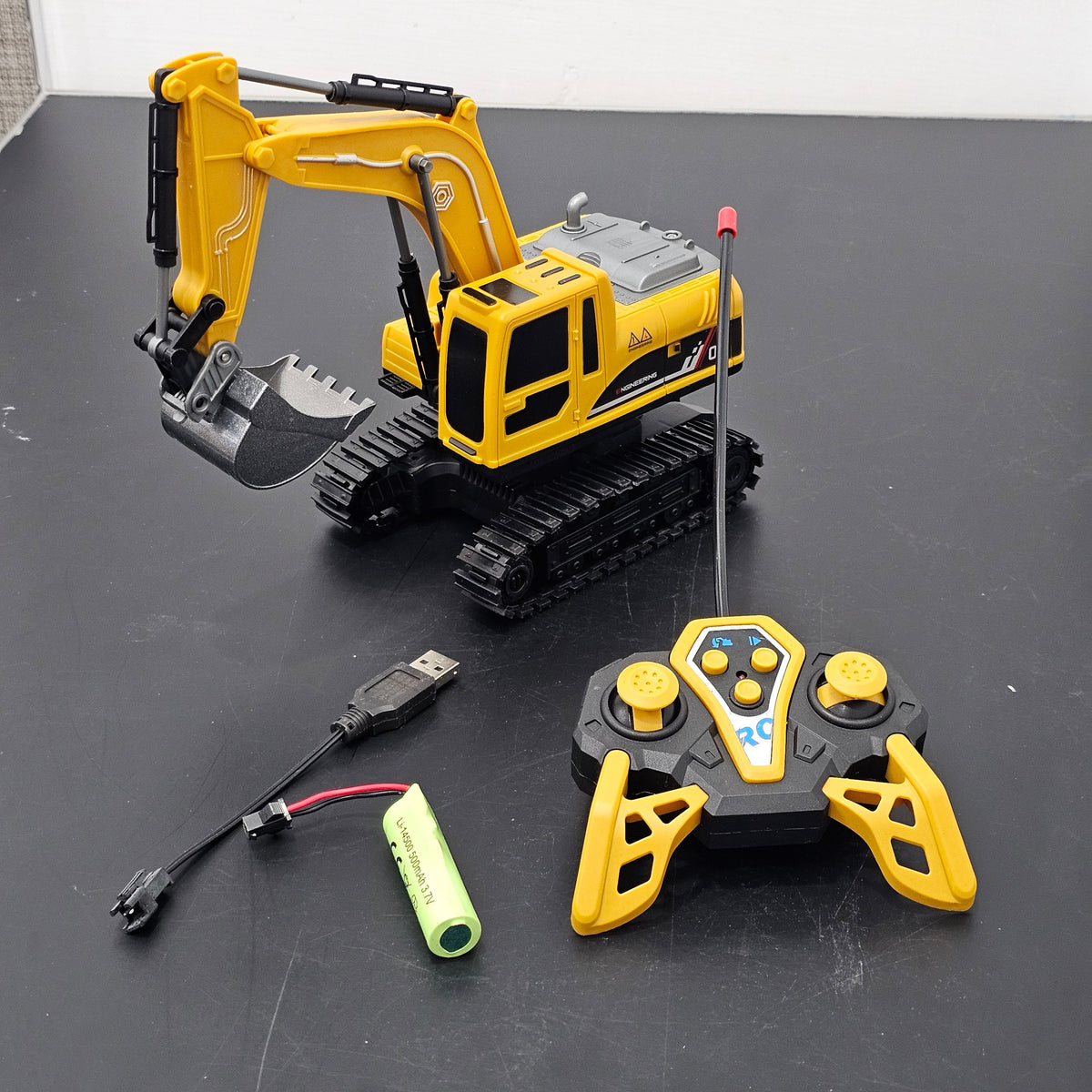 Heavy Truck Construction Team – 11CH Remote Control Truck with Spray & Max Power