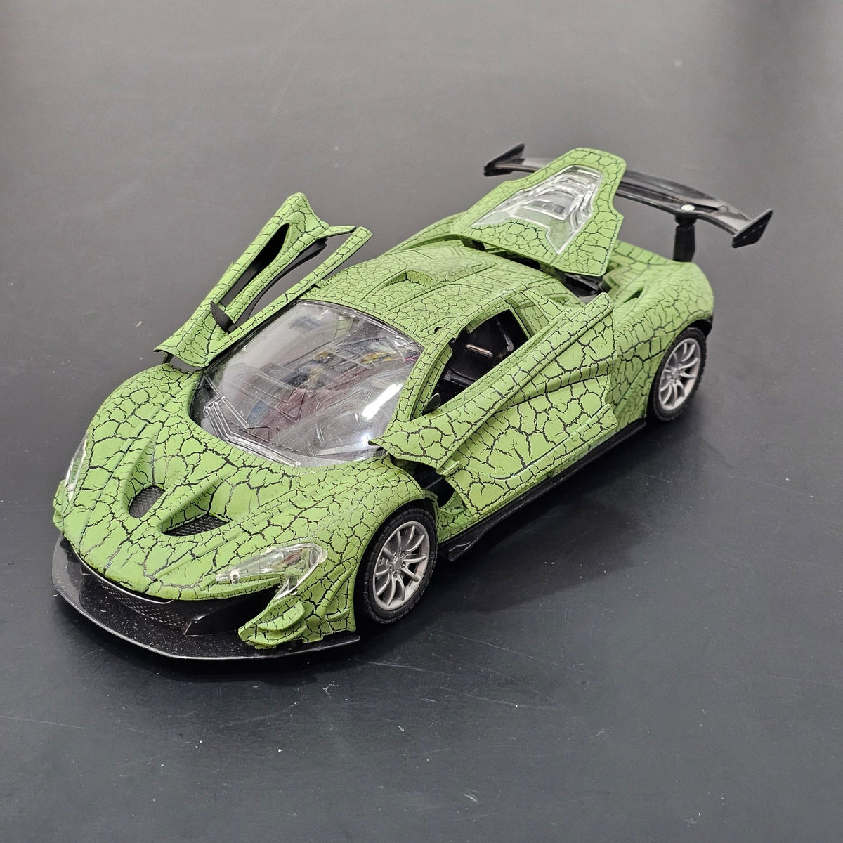 1:18 Scale Sports RC Car – Multi-Directional Control & Cool Lighting
