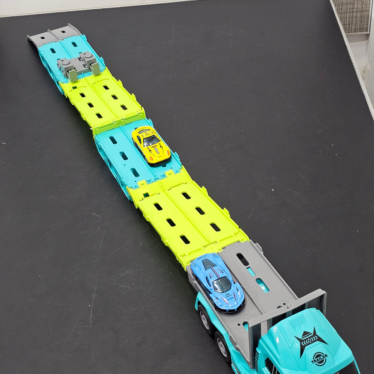 Track Truck with 2 Cars – Racing Transporter Playset