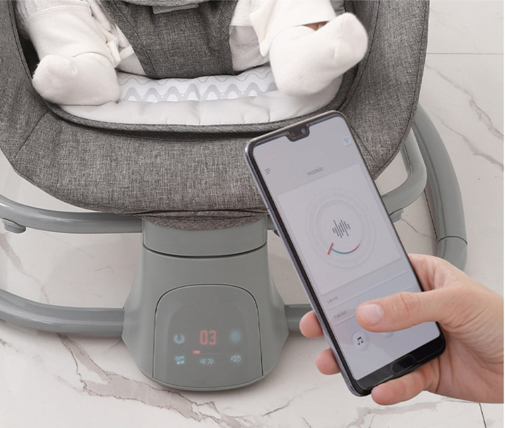 Mastela 4-in-1 Multi-Functional Fold-Up Bassinet