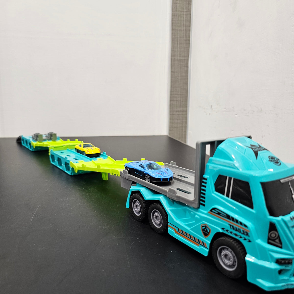 Track Truck with 2 Cars – Racing Transporter Playset