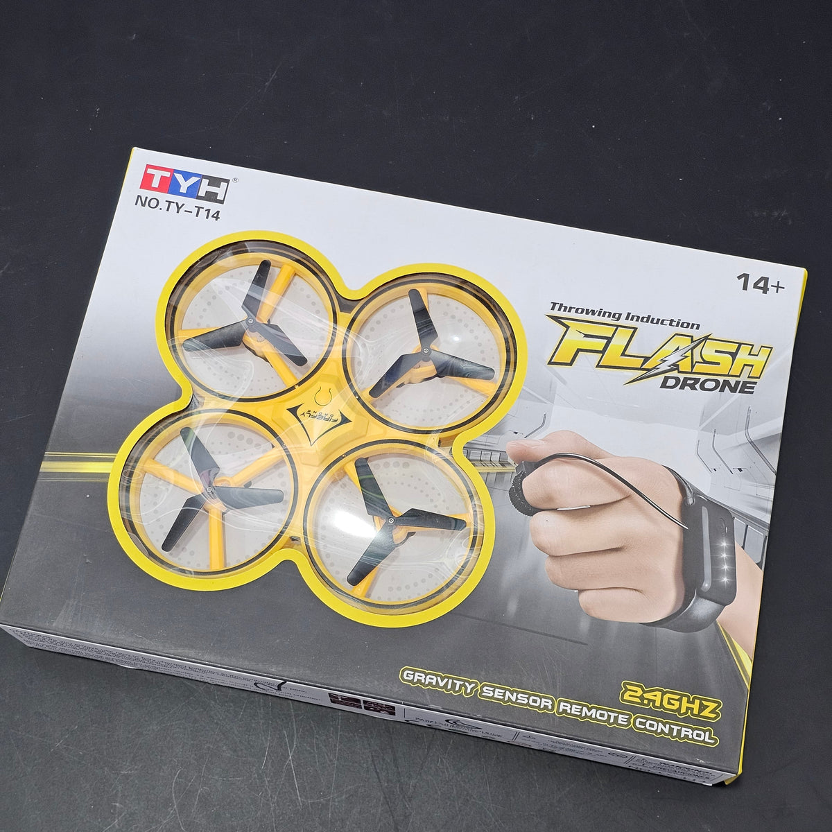 Throwing Induction Flash Drone – 2.4GHz Gravity Sensor Remote Control