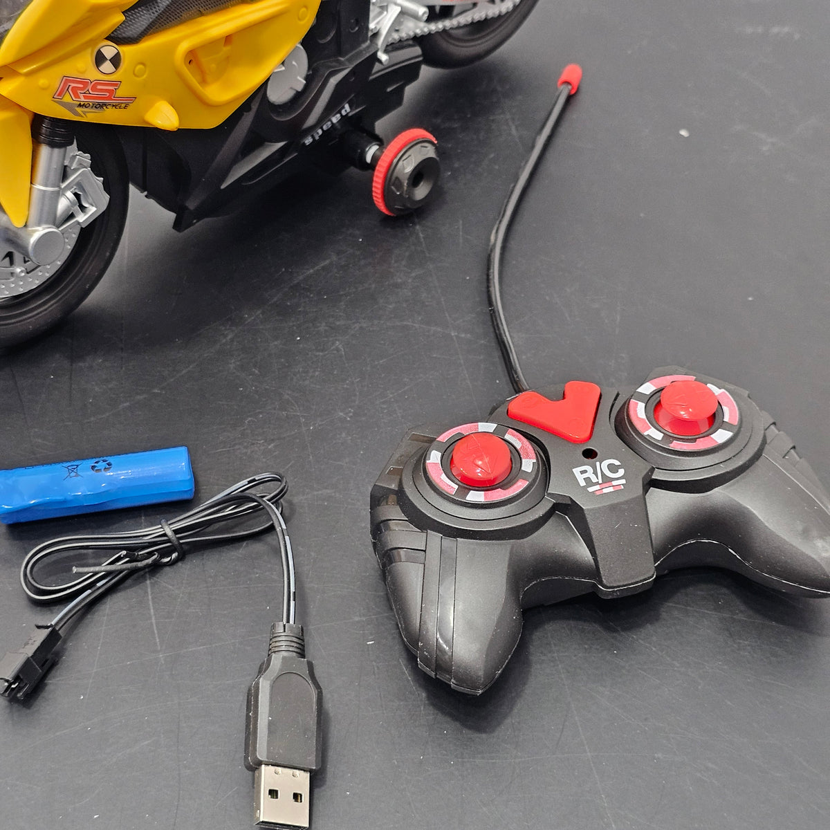 Race Moto 1:20 Remote Control Motorcycle – 360° Spin, Light & Sound Action